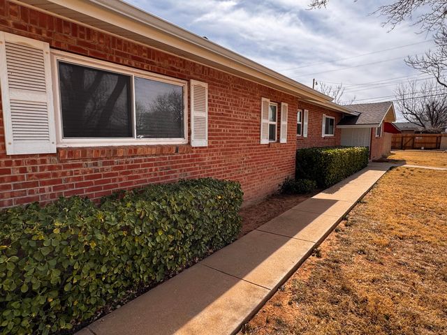 1720 Canyon Street, Plainview, TX 79072