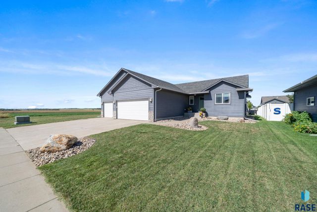 9020 W 22nd St Street, Sioux Falls, SD 57106
