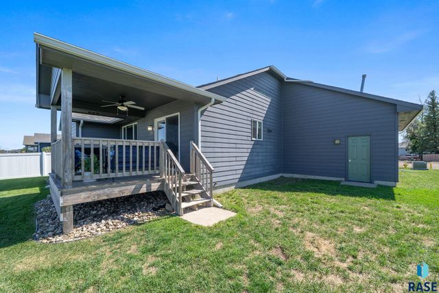 9020 W 22nd St Street, Sioux Falls, SD 57106