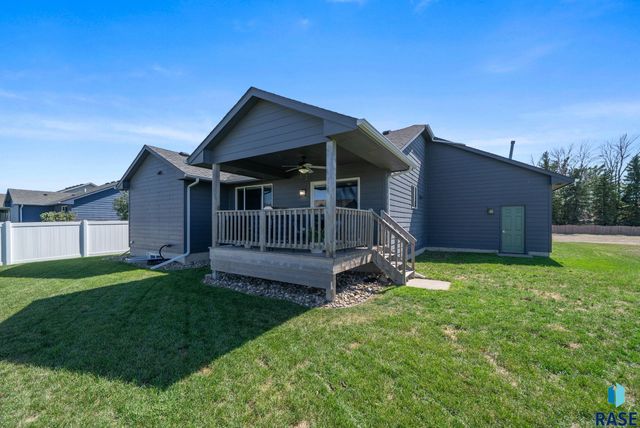 9020 W 22nd St Street, Sioux Falls, SD 57106