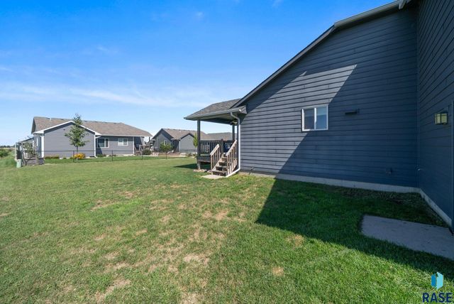 9020 W 22nd St Street, Sioux Falls, SD 57106