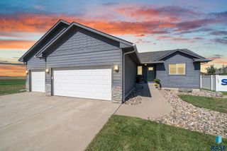 9020 W 22nd St Street, Sioux Falls, SD 57106