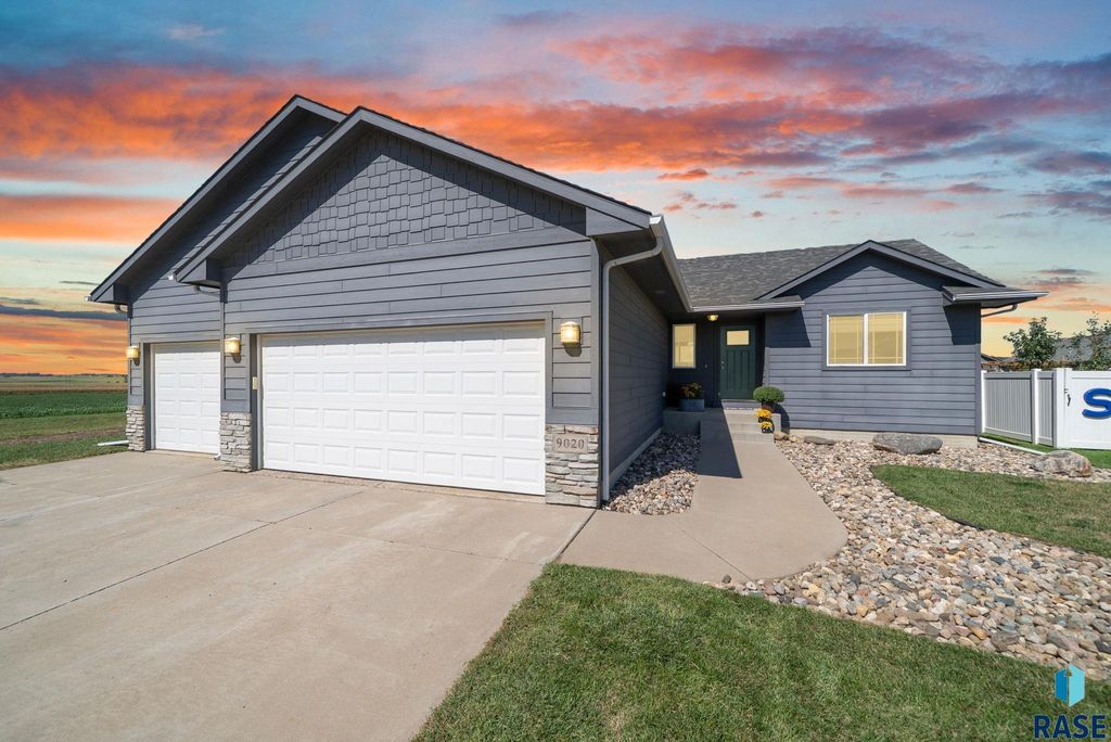9020 W 22nd St Street, Sioux Falls, SD 57106