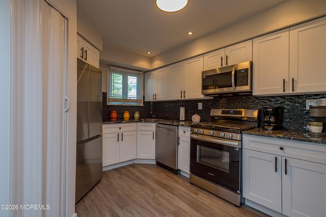 304 Buckingham Circle, Middletown, NJ 07748