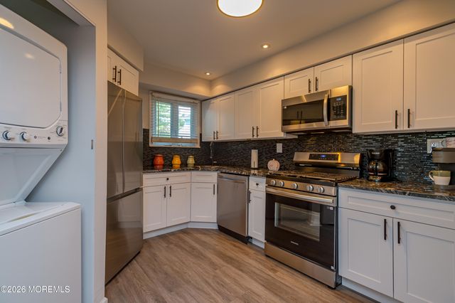 304 Buckingham Circle, Middletown, NJ 07748