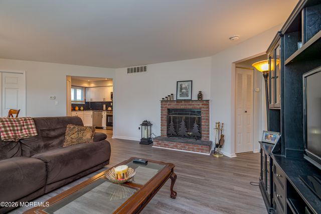 304 Buckingham Circle, Middletown, NJ 07748