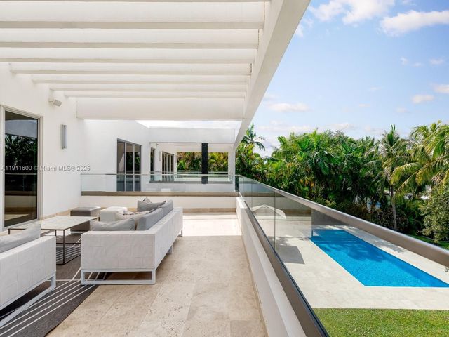 6300 Caballero Blvd, Coral Gables, FL 33146