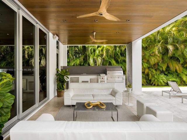 6300 Caballero Blvd, Coral Gables, FL 33146