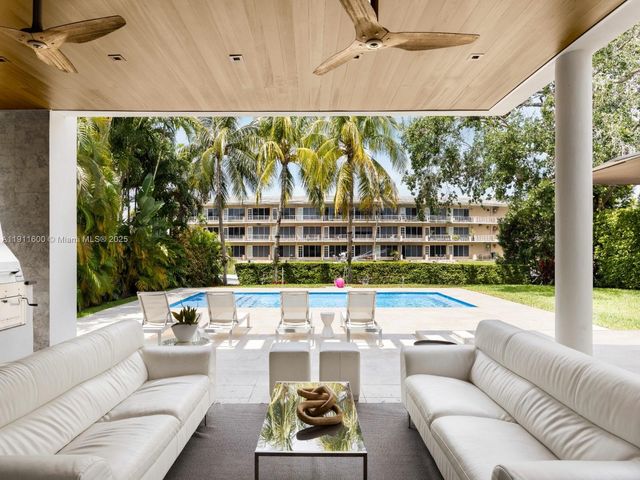 6300 Caballero Blvd, Coral Gables, FL 33146