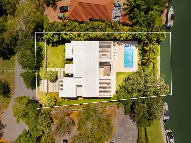 6300 Caballero Blvd, Coral Gables, FL 33146