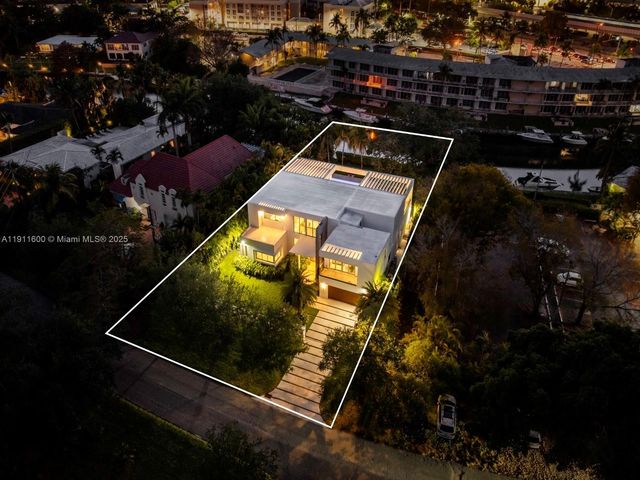 6300 Caballero Blvd, Coral Gables, FL 33146