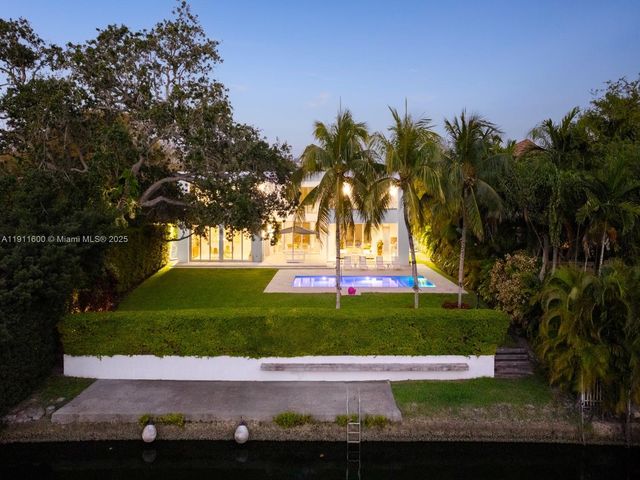 6300 Caballero Blvd, Coral Gables, FL 33146
