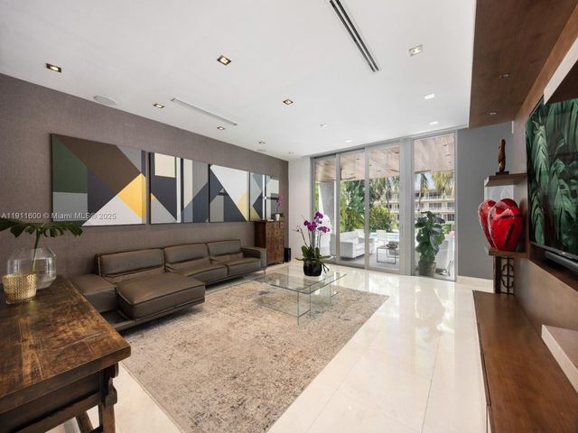 6300 Caballero Blvd, Coral Gables, FL 33146