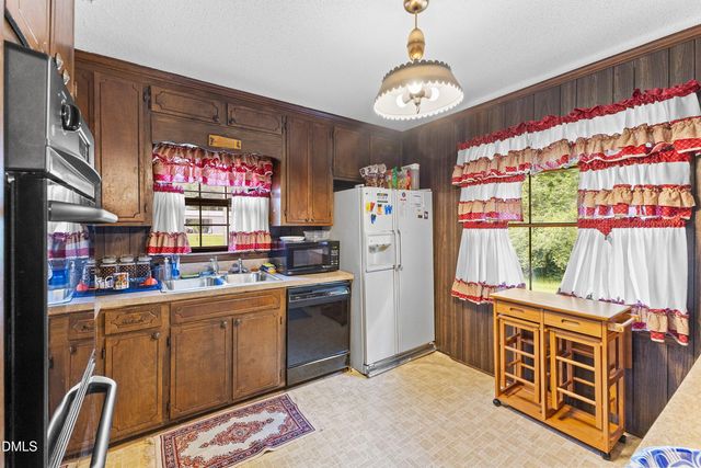 444 Thanksgiving Fire Road, Selma, NC 27576