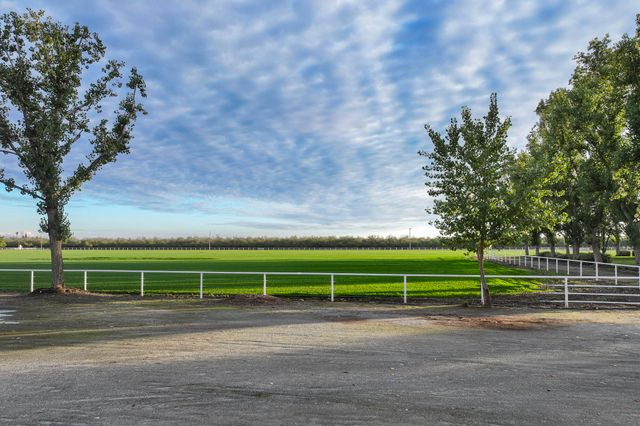 16500 Rd 152, Tulare, CA 93274