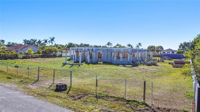21320 SW 246th St, Unincorporated Dade County, FL 33031