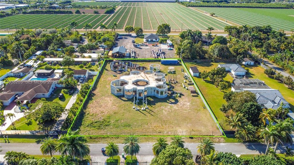 21320 SW 246th St, Unincorporated Dade County, FL 33031