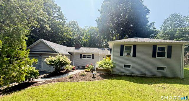 11 Hall Passway, Danbury, CT 06811