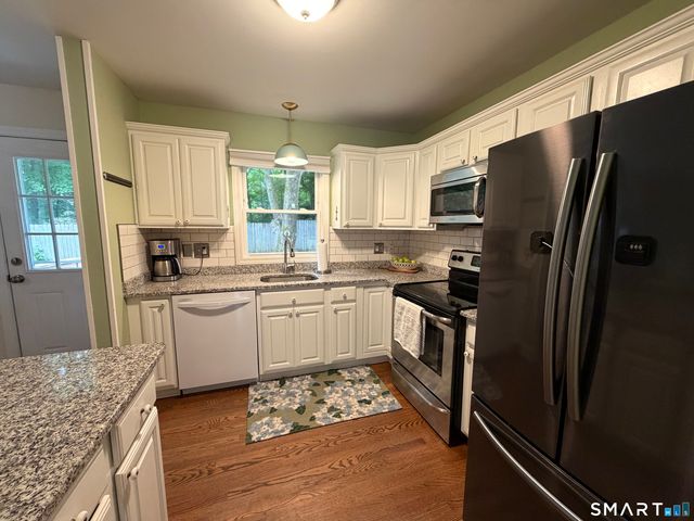 11 Hall Passway, Danbury, CT 06811
