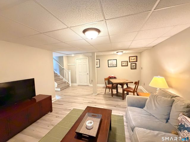11 Hall Passway, Danbury, CT 06811