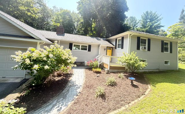 11 Hall Passway, Danbury, CT 06811