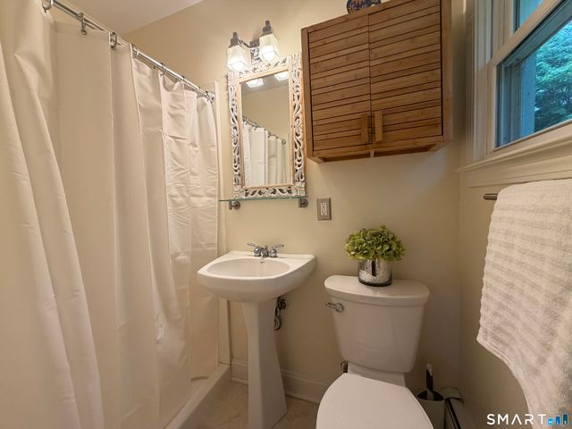 11 Hall Passway, Danbury, CT 06811