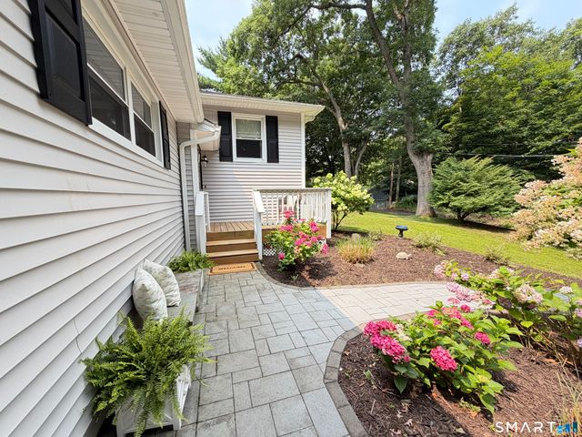 11 Hall Passway, Danbury, CT 06811