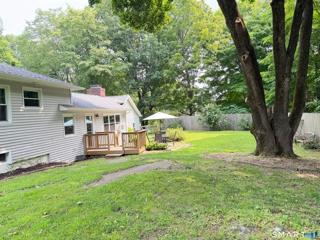 11 Hall Passway, Danbury, CT 06811