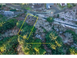 98 CRESTVIEW Dr, Yachats, OR 97498