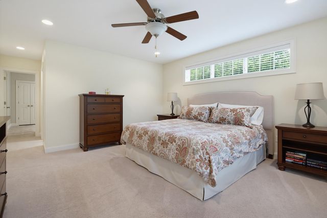 33 Chisholm Farm Drive, Stratham, NH 03885
