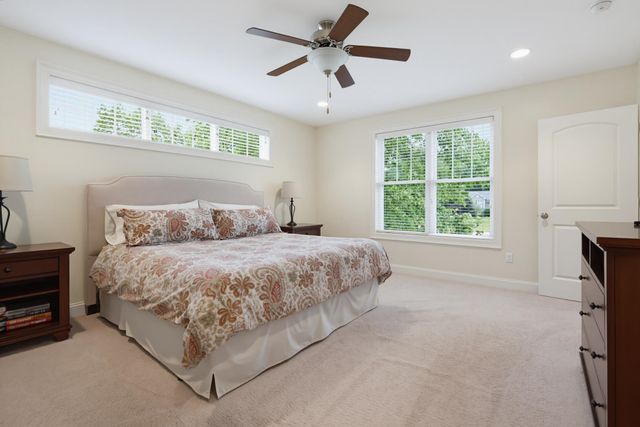 33 Chisholm Farm Drive, Stratham, NH 03885