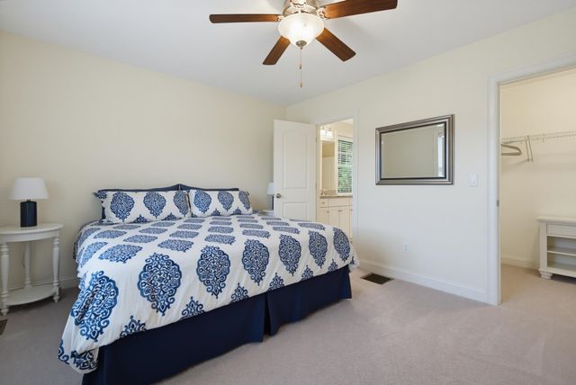 33 Chisholm Farm Drive, Stratham, NH 03885