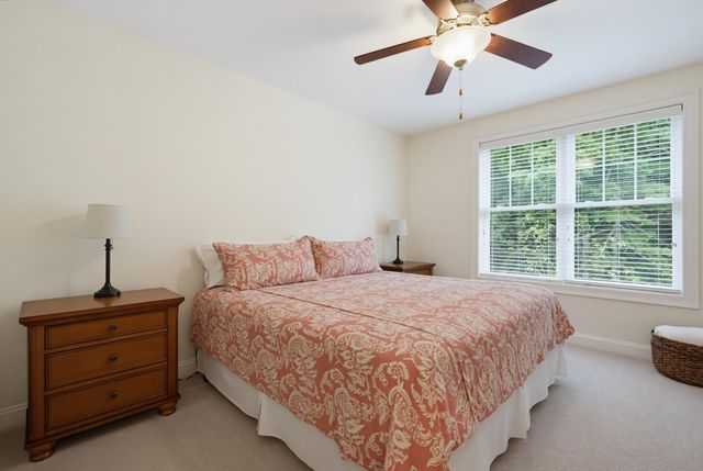 33 Chisholm Farm Drive, Stratham, NH 03885