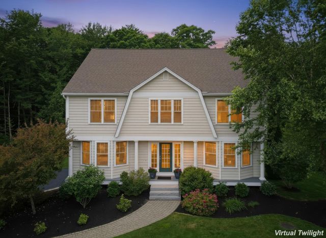 33 Chisholm Farm Drive, Stratham, NH 03885