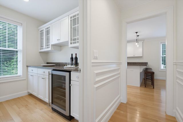 33 Chisholm Farm Drive, Stratham, NH 03885