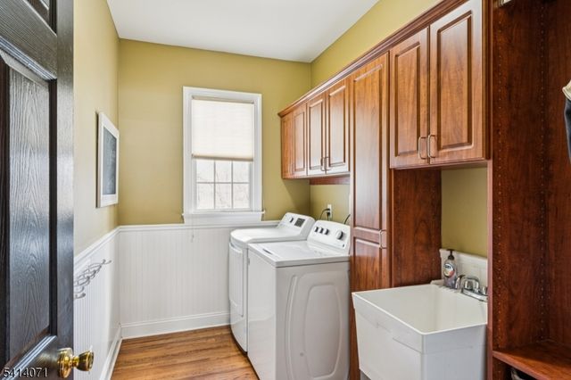 18 Laurel Ct, Branchburg Twp., NJ 08876