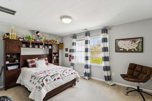 18 Laurel Ct, Branchburg Twp., NJ 08876