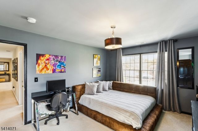 18 Laurel Ct, Branchburg Twp., NJ 08876