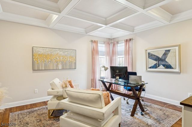 18 Laurel Ct, Branchburg Twp., NJ 08876