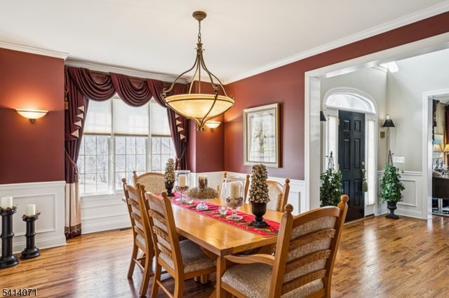 18 Laurel Ct, Branchburg Twp., NJ 08876