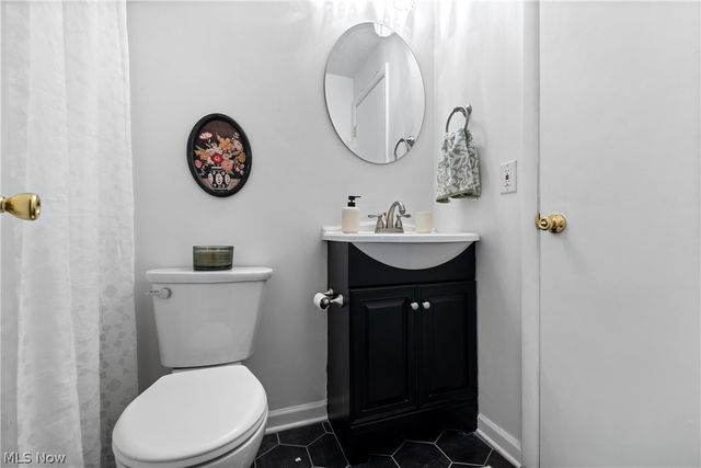 5642 Grand Place, Willoughby, OH 44094