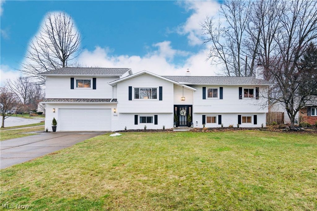 5642 Grand Place, Willoughby, OH 44094