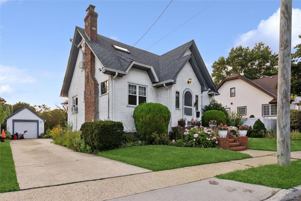 80 Dobson Avenue, Merrick, NY 11566 — exterior