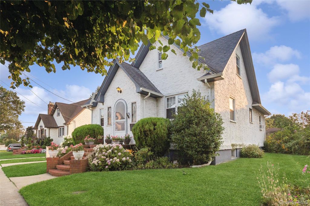 80 Dobson Avenue, Merrick, NY 11566 — photo 3
