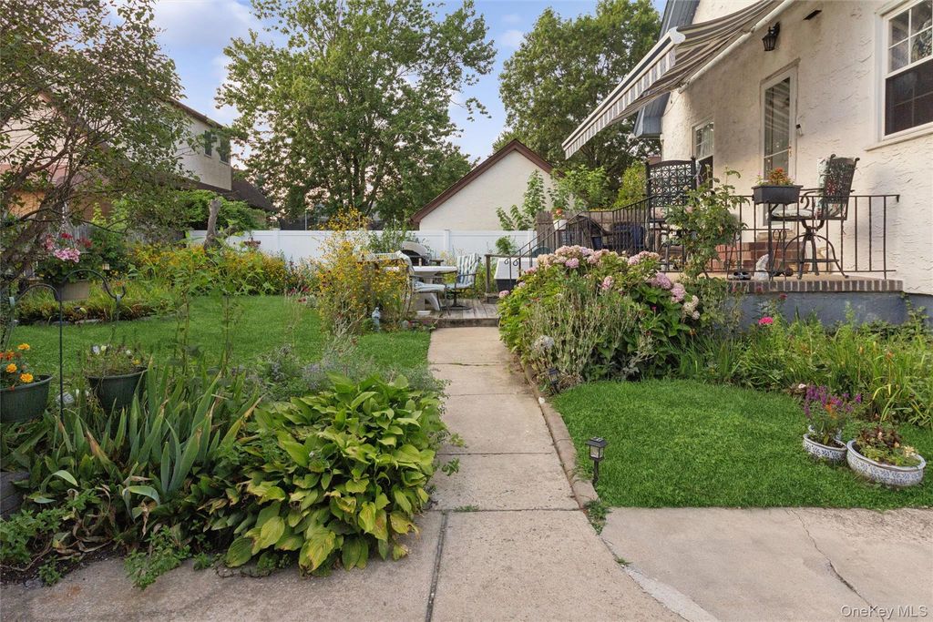 80 Dobson Avenue, Merrick, NY 11566 — photo 5
