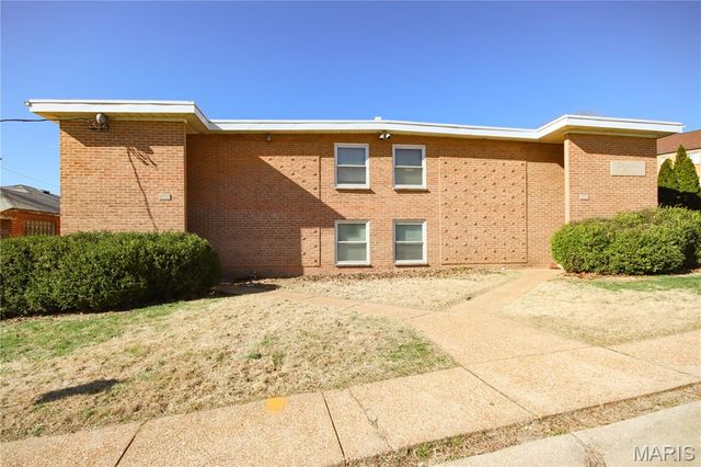 4770 Kings Drive G, St Louis, MO 63116