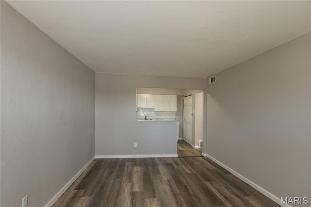 4770 Kings Drive G, St Louis, MO 63116