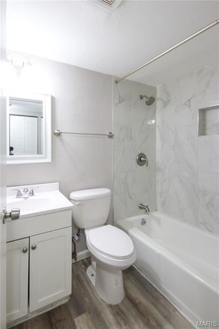 4770 Kings Drive G, St Louis, MO 63116