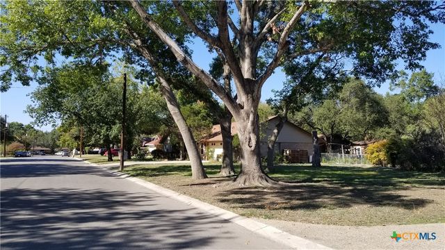329 Paisano Street, New Braunfels, TX 78130