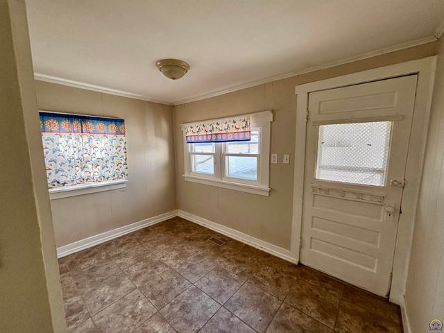 1033 SW Webster AVE, Topeka, KS 66604